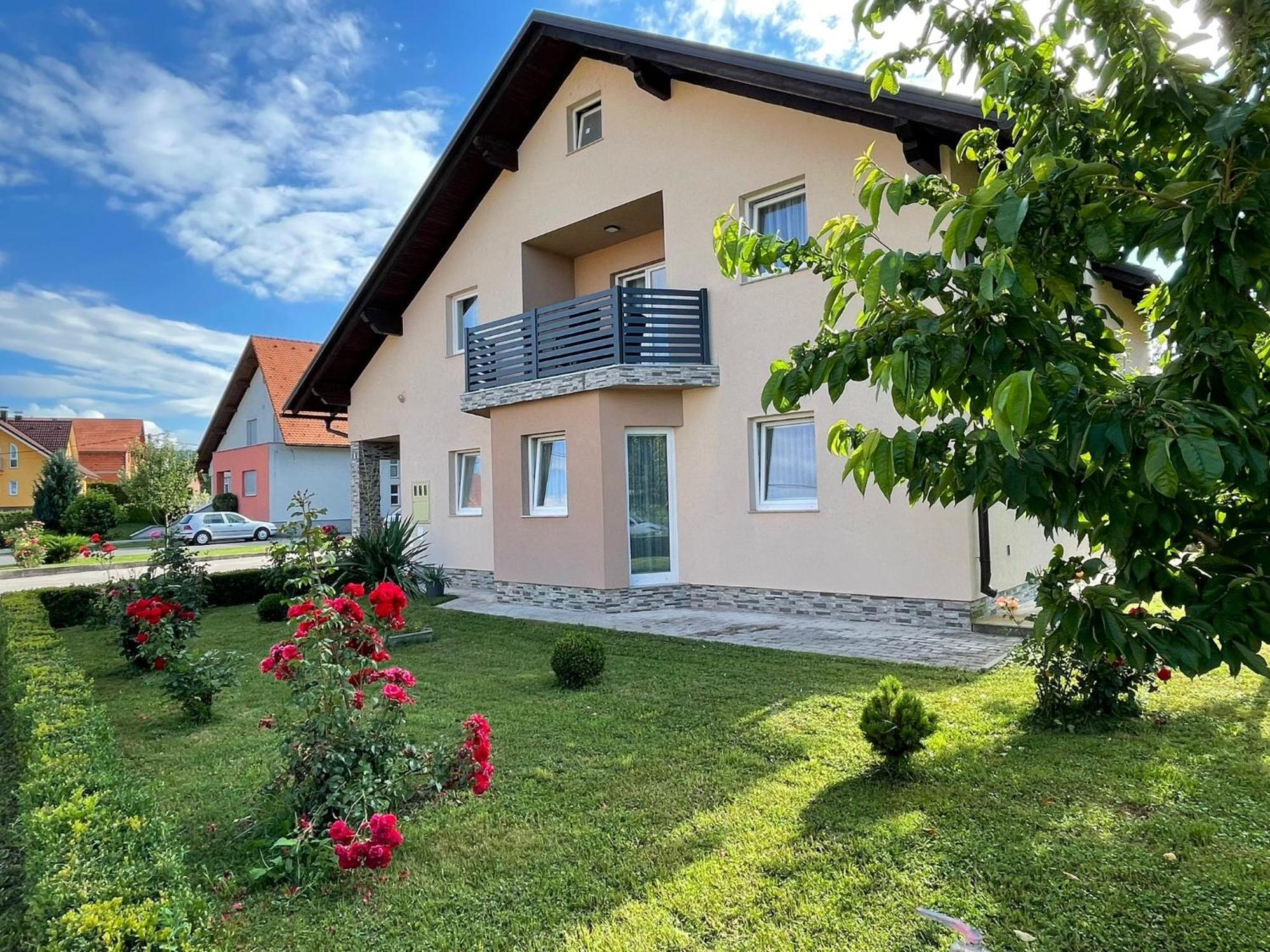 Apartman Nativis Otočac Εξωτερικό φωτογραφία